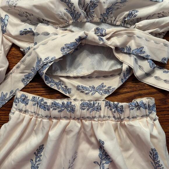 Shein White and Blue Floral 3/4 sleeve Dress Size S Peek a Boo Waist - Picture 5 of 16